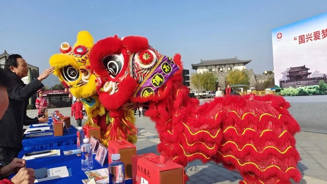 飲水思源話漢江旅游文化藝術(shù)博覽會第三站在襄陽成功舉辦