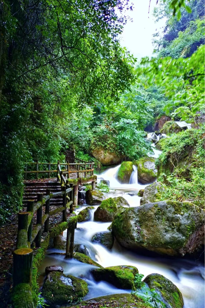 飲水思源話漢江旅游文化藝術(shù)博覽會第三站在襄陽成功舉辦