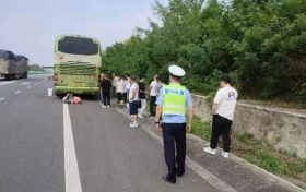 客車突發(fā)故障 漢中高速交警暖心救助縮略圖