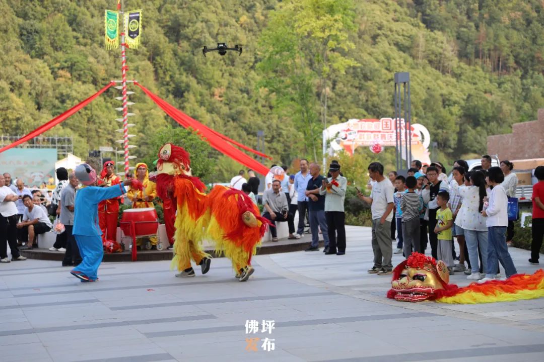 陜西省秋季“村晚”示范展示暨佛坪縣2024年中國農(nóng)民豐收節(jié)活動在大河壩鎮(zhèn)成功舉辦