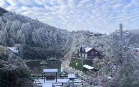 初冬的頂級(jí)浪漫，鎮(zhèn)巴草壩的雪景云?？s略圖